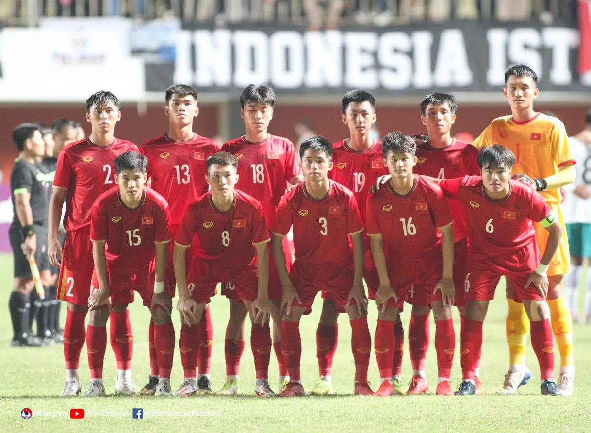 Thua 0-1 trong trận chung kết, U16 Việt Nam giành HCB tại giải U16 Đông Nam Á 2022 - Ảnh 4. Thua 0-1 trong trận chung kết, U16 Việt Nam giành HCB tại giải U16 Đông Nam Á 2022 - Ảnh 4.