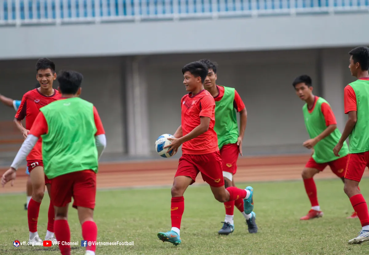 U16 Việt Nam hoàn thành buổi tập cuối cùng trước trận chung kết với U16 Indonesia - Ảnh 8. U16 Việt Nam hoàn thành buổi tập cuối cùng trước trận chung kết với U16 Indonesia - Ảnh 8.