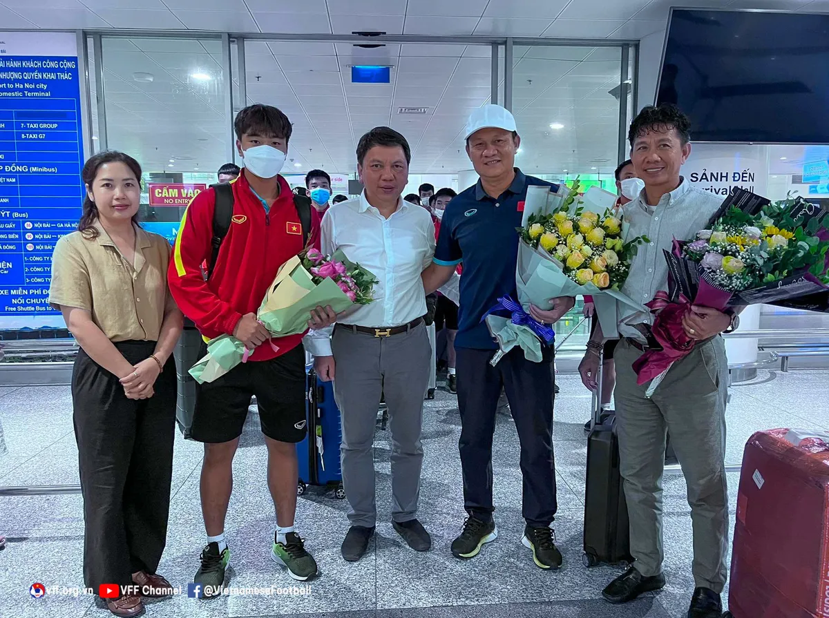 ĐT U16 Việt Nam trở về sau hành trình tại giải U16 Đông Nam Á 2022 - Ảnh 1. ĐT U16 Việt Nam trở về sau hành trình tại giải U16 Đông Nam Á 2022 - Ảnh 1.
