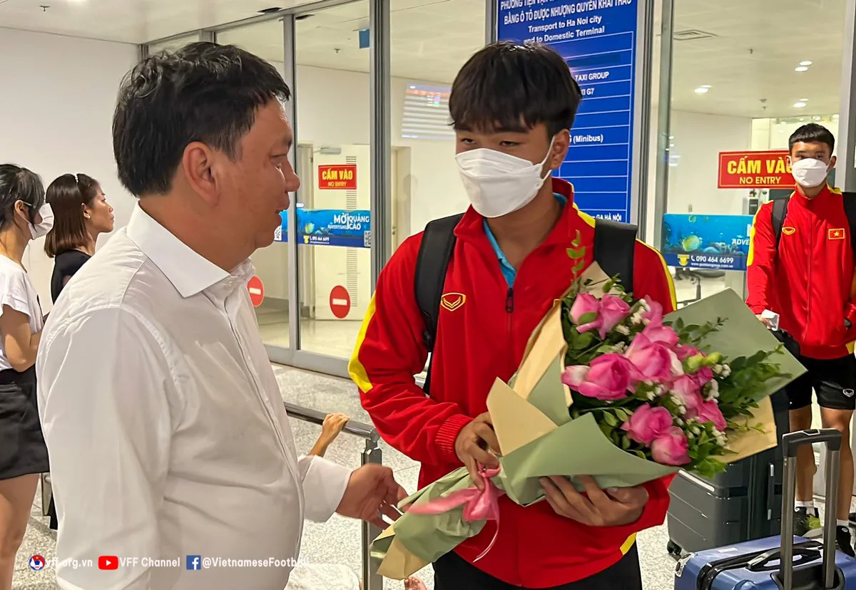 ĐT U16 Việt Nam trở về sau hành trình tại giải U16 Đông Nam Á 2022 - Ảnh 4. ĐT U16 Việt Nam trở về sau hành trình tại giải U16 Đông Nam Á 2022 - Ảnh 4.