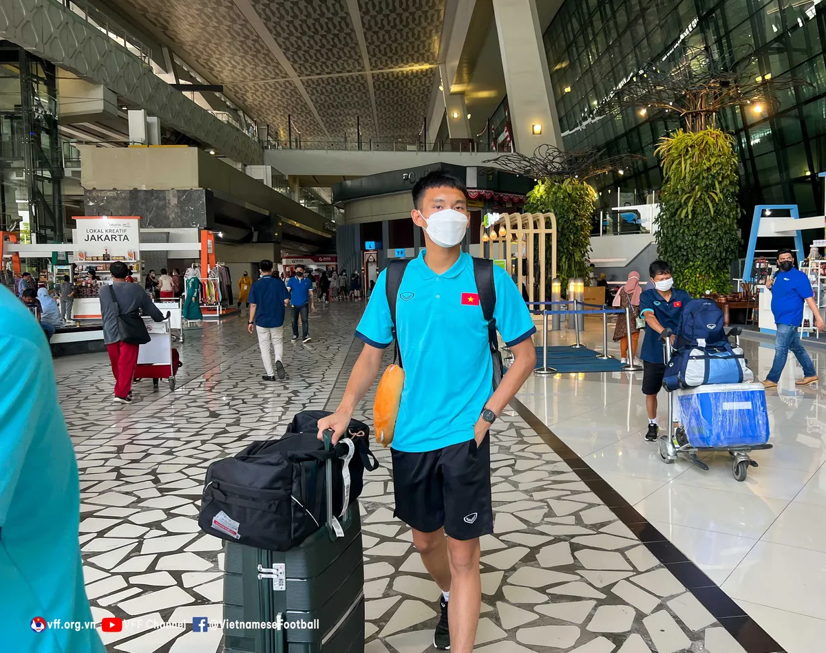 U16 Việt Nam rời Indonesia, chia hai nhóm trở về nước - Ảnh 5. U16 Việt Nam rời Indonesia, chia hai nhóm trở về nước - Ảnh 5.