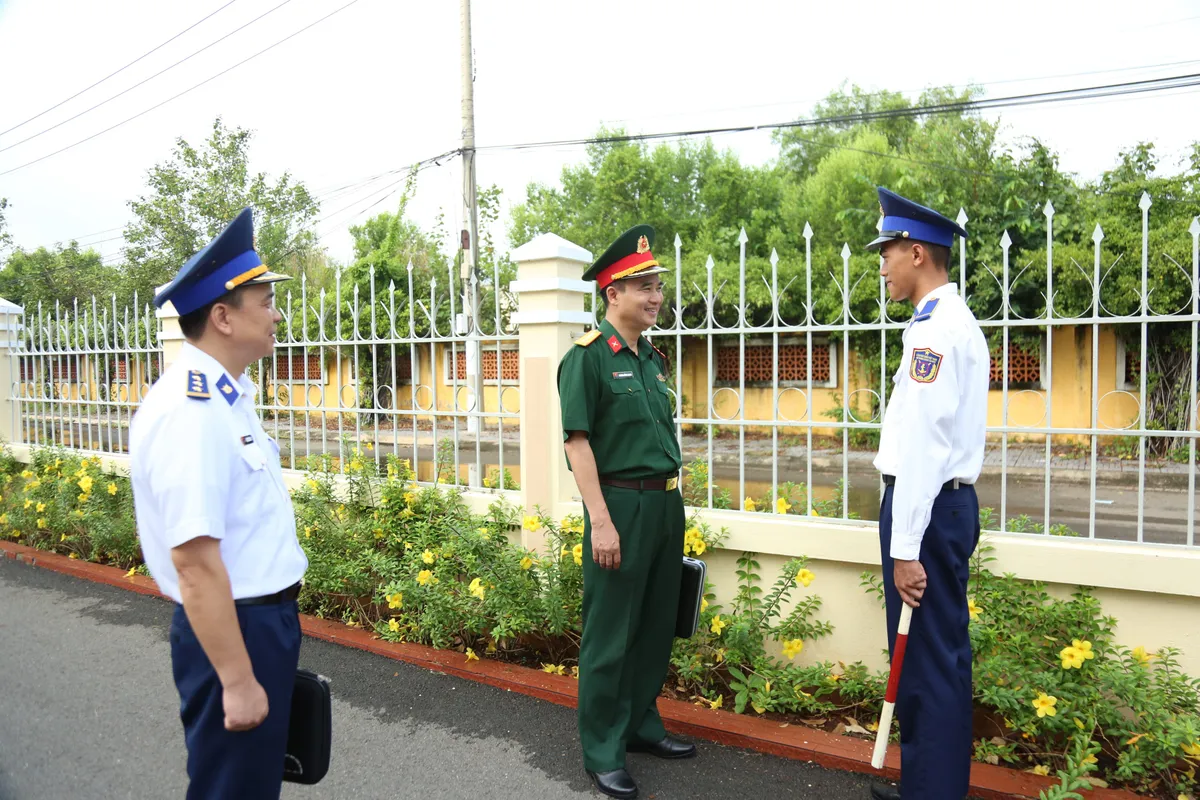 Bộ Tổng Tham mưu kiểm tra công tác sẵn sàng chiến đấu tại Bộ Tư lệnh Vùng Cảnh sát biển 3 - Ảnh 1.