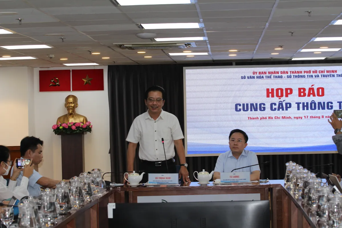 Sở VH-TT TP Hồ Ch&iacute; Minh l&yacute; giải việc ti&ecirc;u hủy 29 bức tranh triển l&atilde;m kh&ocirc;ng ph&eacute;p - Ảnh 1.