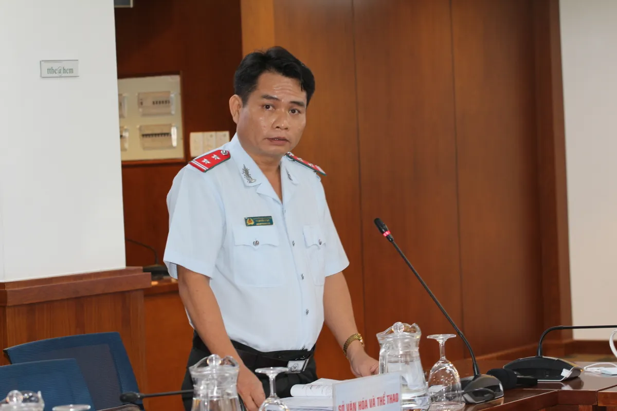 Sở VH-TT TP Hồ Ch&iacute; Minh l&yacute; giải việc ti&ecirc;u hủy 29 bức tranh triển l&atilde;m kh&ocirc;ng ph&eacute;p - Ảnh 2.