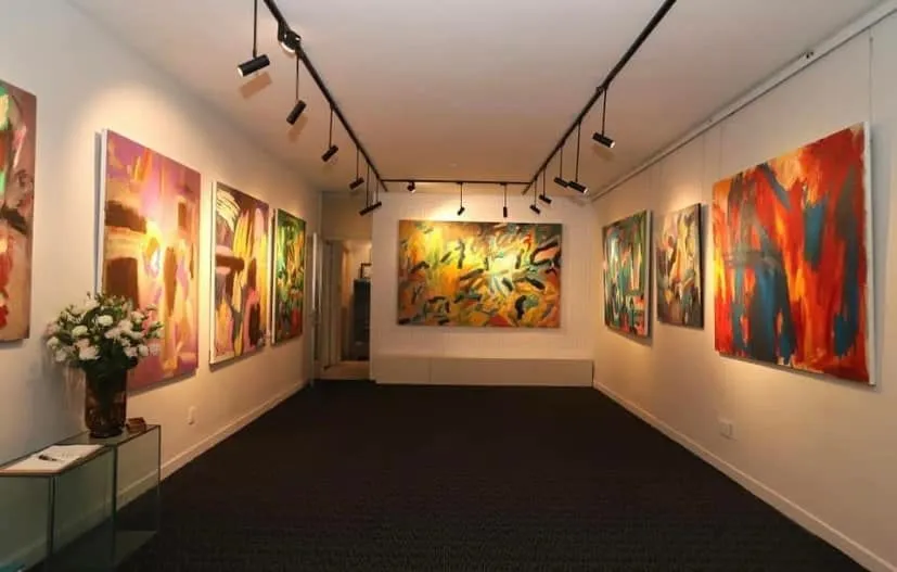 Sở VH-TT TP Hồ Ch&iacute; Minh l&yacute; giải việc ti&ecirc;u hủy 29 bức tranh triển l&atilde;m kh&ocirc;ng ph&eacute;p - Ảnh 3.