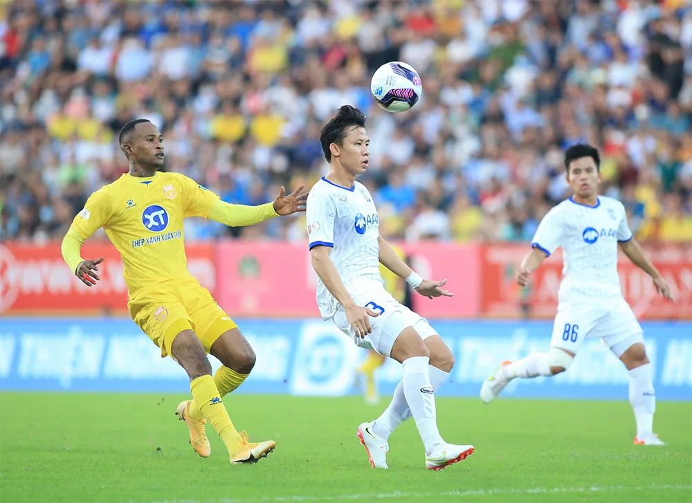 Vòng 13 V.League | Chờ đợi sự trở lại của Đặng Văn Lâm - Ảnh 2. Vòng 13 V.League | Chờ đợi sự trở lại của Đặng Văn Lâm - Ảnh 2.