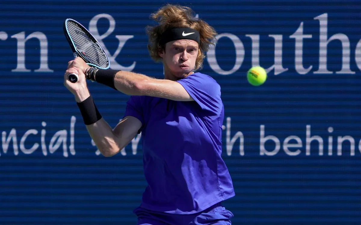 Andrey Rublev dừng bước tại Giải quần vợt Cincinnati mở rộng 2022 - Ảnh 1. Andrey Rublev dừng bước tại Giải quần vợt Cincinnati mở rộng 2022 - Ảnh 1.