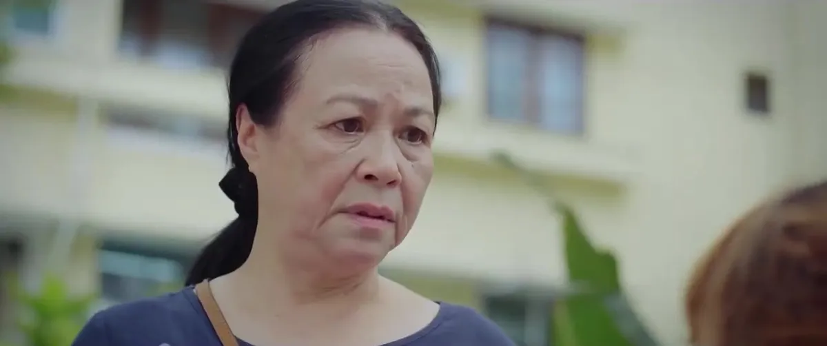 Thương ng&agrave;y nắng về 2 - Tập 53: B&agrave; Nga trở bệnh nặng, th&ecirc;m chứng hoang tưởng - Ảnh 7.