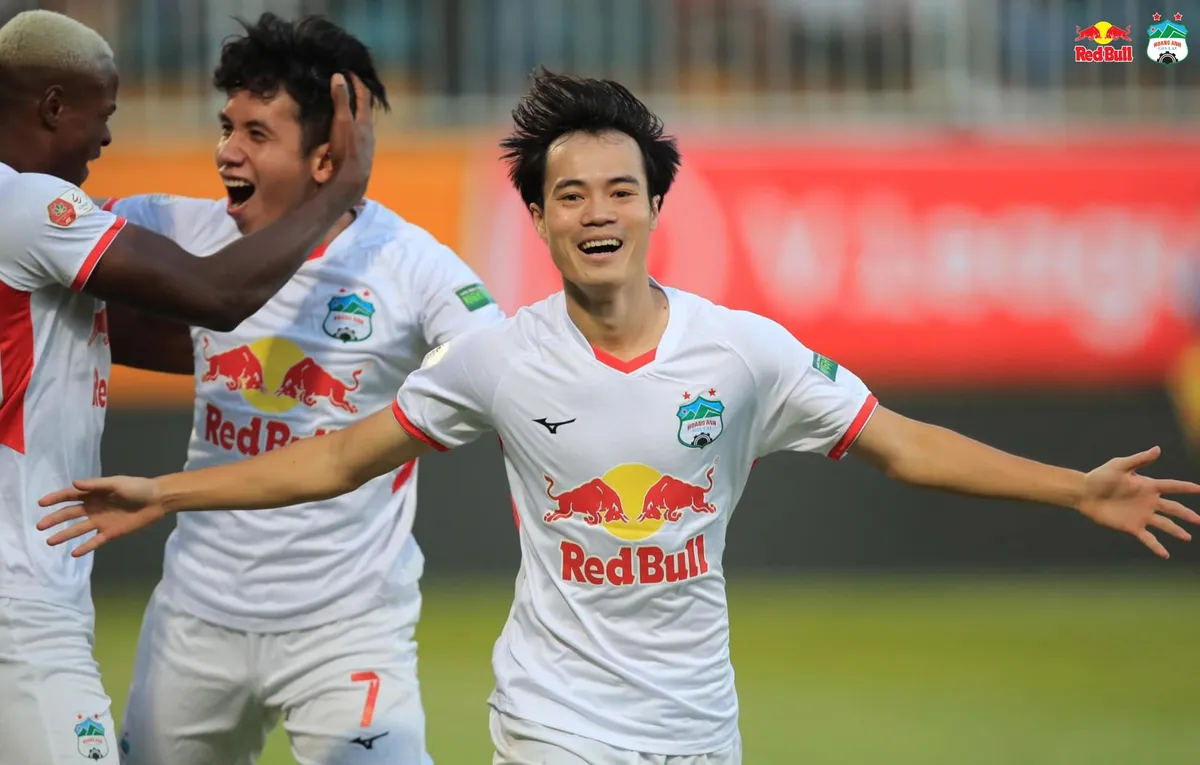 Hoàng Anh Gia Lai giành hat-trick danh hiệu tháng 7 - Ảnh 1. Hoàng Anh Gia Lai giành hat-trick danh hiệu tháng 7 - Ảnh 1.