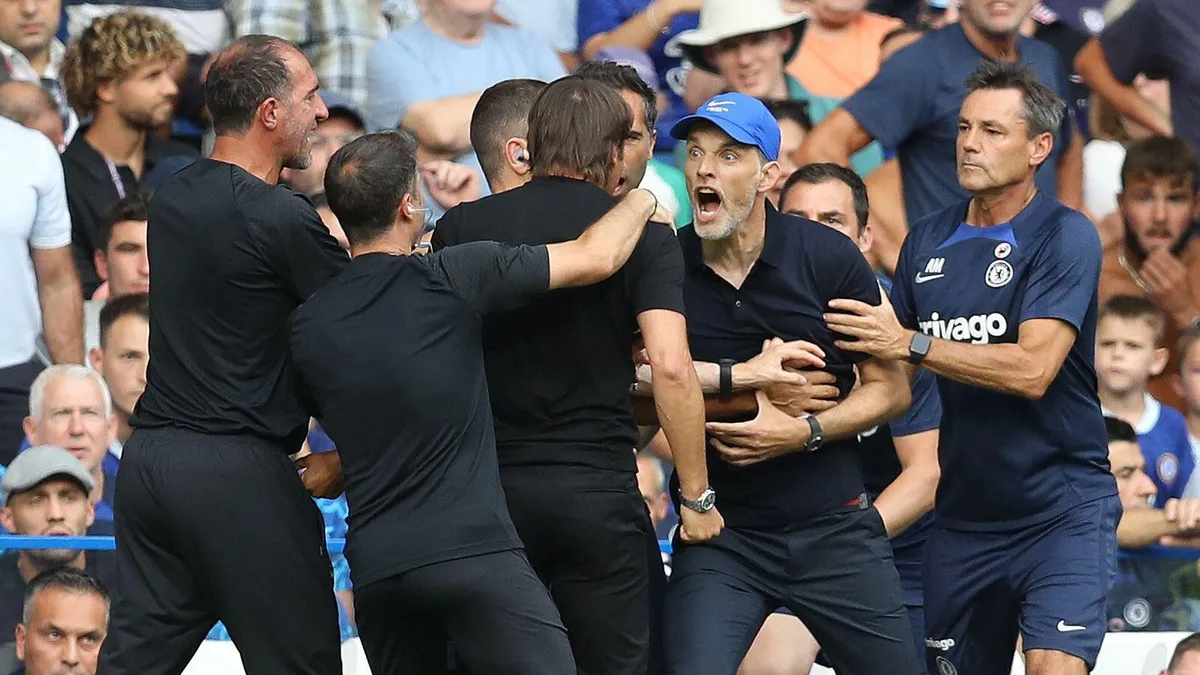 HLV Chelsea bị cấm chỉ đạo sau khi gây gổ với Conte - Ảnh 1. HLV Chelsea bị cấm chỉ đạo sau khi gây gổ với Conte - Ảnh 1.