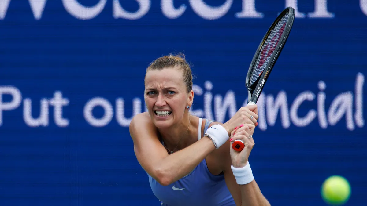 Petra Kvitova vào chung kết giải quần vợt Cincinnati mở rộng - Ảnh 2. Petra Kvitova vào chung kết giải quần vợt Cincinnati mở rộng - Ảnh 2.