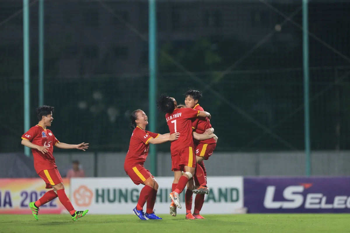 TP.HCM I lên ngôi vô địch giải bóng đá Nữ Cúp Quốc gia 2022 - Ảnh 4. TP.HCM I lên ngôi vô địch giải bóng đá Nữ Cúp Quốc gia 2022 - Ảnh 4.