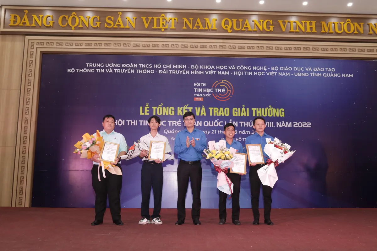 Trao giải Hội thi Tin học trẻ toàn quốc 2022 - Ảnh 3.