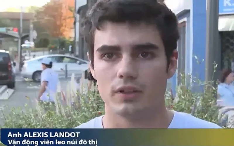 Tay kh&ocirc;ng leo t&ograve;a th&aacute;p cao 122 m&eacute;t - Ảnh 1.