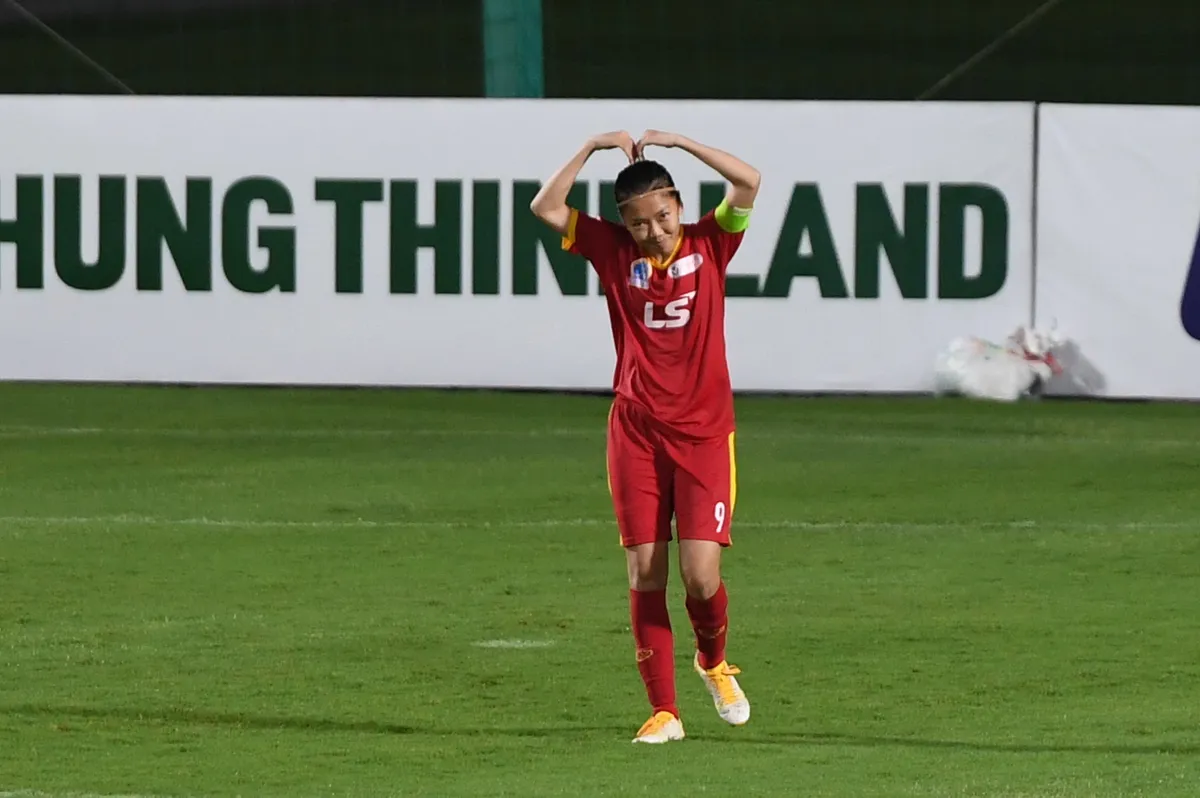 Huỳnh Như lên đường sang Bồ Đào Nha thi đấu - Ảnh 1. Huỳnh Như lên đường sang Bồ Đào Nha thi đấu - Ảnh 1.