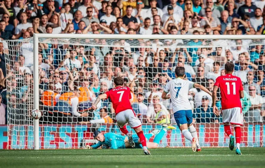 Harry Kane lập cú đúp, Tottenham vươn lên thứ 3 Ngoại hạng Anh - Ảnh 2. Harry Kane lập cú đúp, Tottenham vươn lên thứ 3 Ngoại hạng Anh - Ảnh 2.