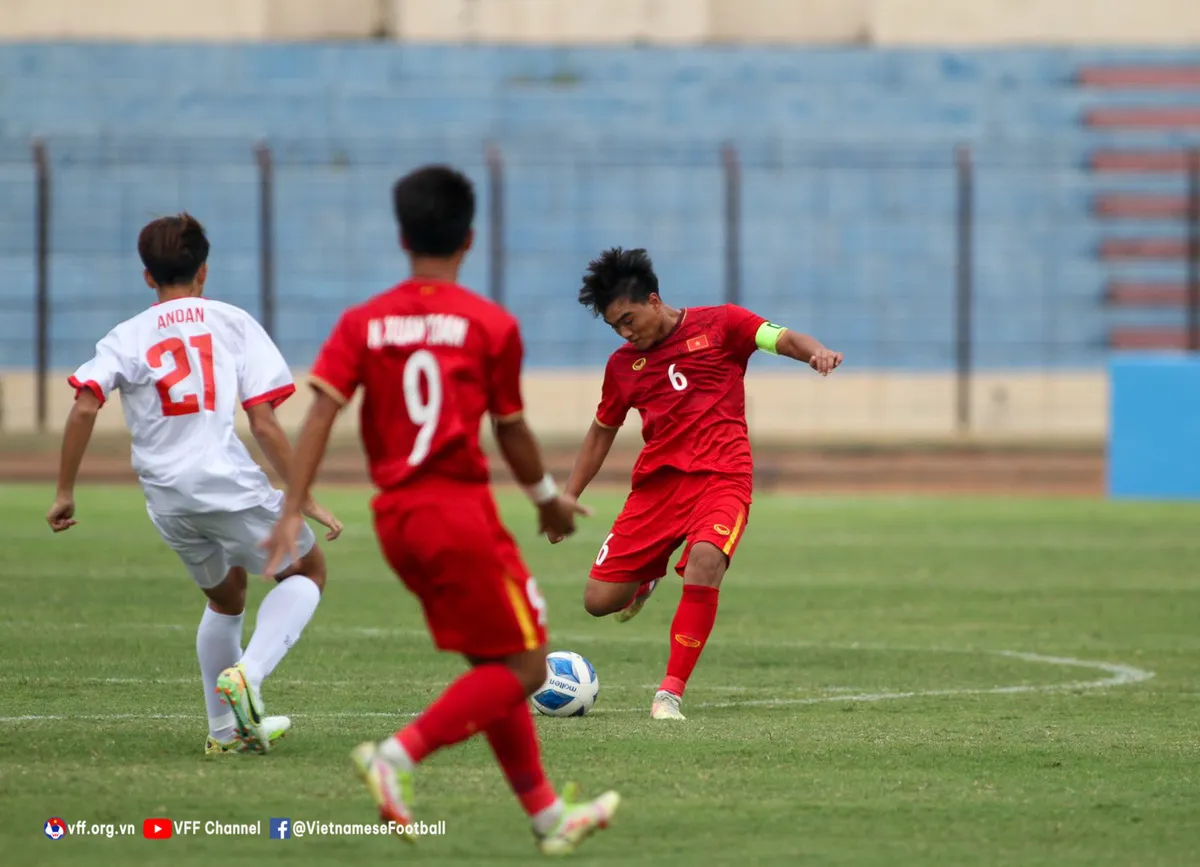 Thắng U16 Philippines 5-0, U16 Việt Nam tạo lợi thế trong cuộc đua vào bán kết - Ảnh 2. Thắng U16 Philippines 5-0, U16 Việt Nam tạo lợi thế trong cuộc đua vào bán kết - Ảnh 2.