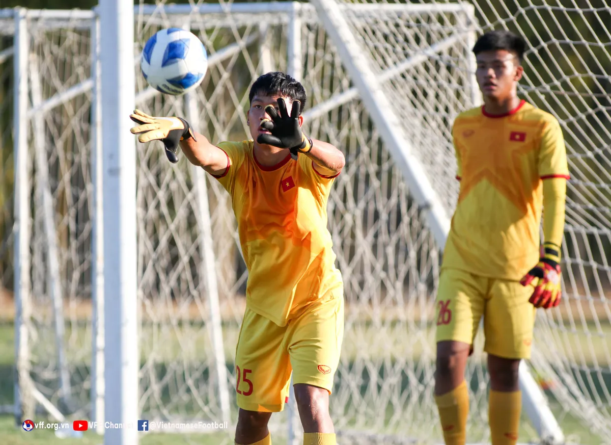 U16 Việt Nam chuẩn bị cho trận tranh ngôi nhất bảng với U16 Indonesia - Ảnh 5. U16 Việt Nam chuẩn bị cho trận tranh ngôi nhất bảng với U16 Indonesia - Ảnh 5.