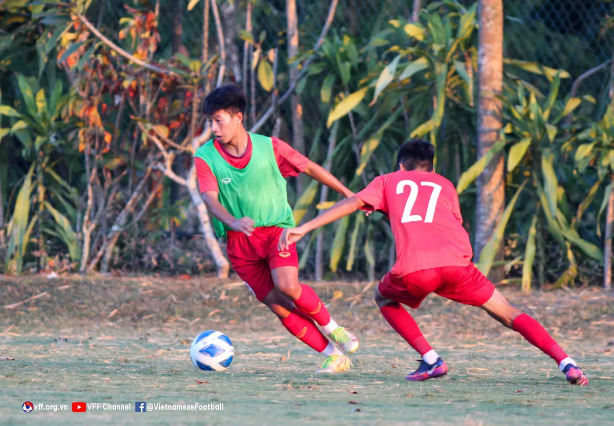 U16 Việt Nam chuẩn bị cho trận tranh ngôi nhất bảng với U16 Indonesia - Ảnh 7. U16 Việt Nam chuẩn bị cho trận tranh ngôi nhất bảng với U16 Indonesia - Ảnh 7.