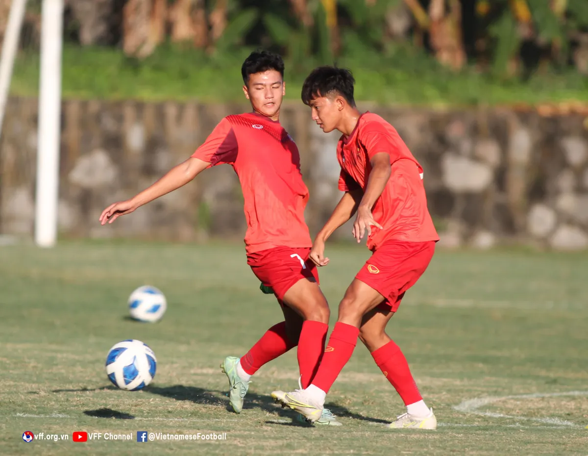 U16 Việt Nam chuẩn bị cho trận tranh ngôi nhất bảng với U16 Indonesia - Ảnh 8. U16 Việt Nam chuẩn bị cho trận tranh ngôi nhất bảng với U16 Indonesia - Ảnh 8.