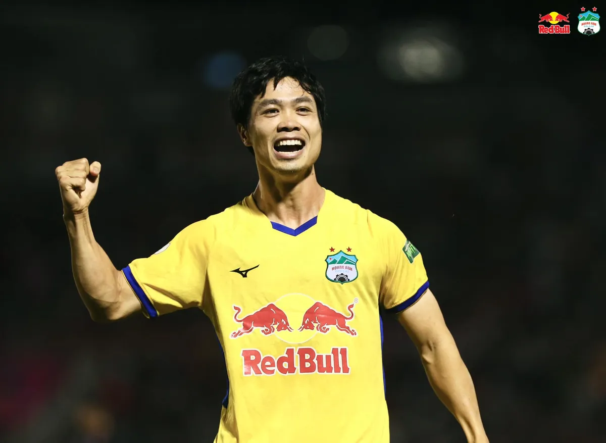 Cập nhật Kết quả, BXH V.League hôm nay (05/8): HAGL áp sát ngôi đầu - Ảnh 1. Cập nhật Kết quả, BXH V.League hôm nay (05/8): HAGL áp sát ngôi đầu - Ảnh 1.