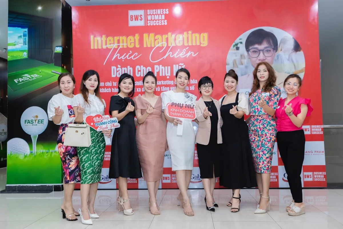 Business Woman Success và chiến lược marketing Khách hàng hạnh phúc - Ảnh 1.