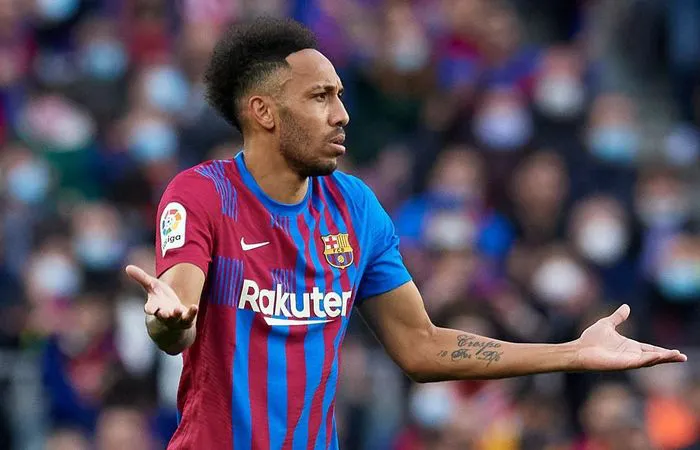 2 cầu thủ Barcelona bị ép rời đội bóng - Ảnh 3. 2 cầu thủ Barcelona bị ép rời đội bóng - Ảnh 3.