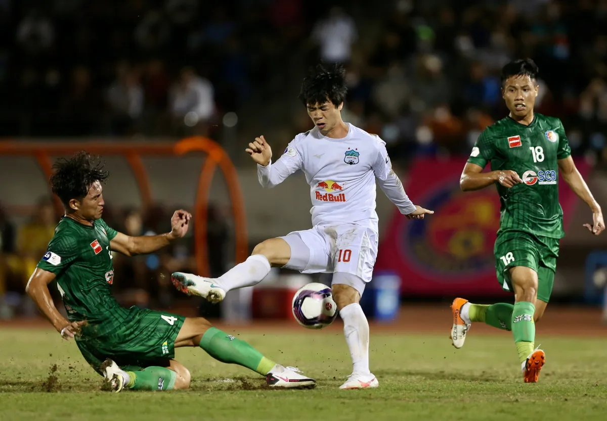 CLB Sài Gòn vs HAGL: 19h15 hôm nay (5/8) trực tiếp trên VTV5 và VTV5 Tây Nguyên - Ảnh 3. CLB Sài Gòn vs HAGL: 19h15 hôm nay (5/8) trực tiếp trên VTV5 và VTV5 Tây Nguyên - Ảnh 3.