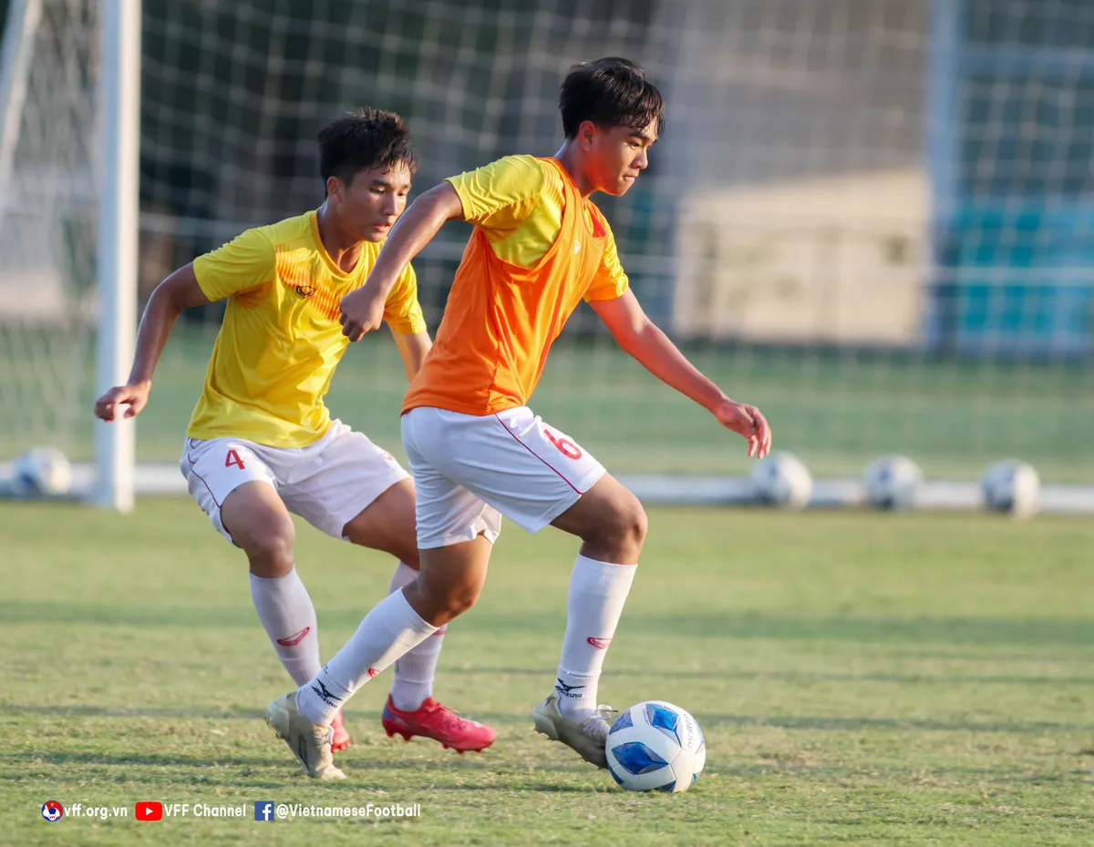 U16 Việt Nam sẵn sàng cho trận tranh ngôi nhất bảng với U16 Indonesia - Ảnh 7. U16 Việt Nam sẵn sàng cho trận tranh ngôi nhất bảng với U16 Indonesia - Ảnh 7.
