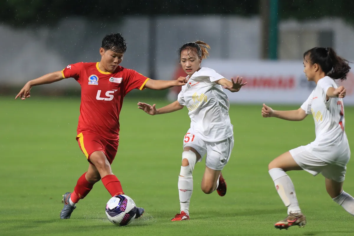 CLB TP.HCM I khởi đầu thuận lợi tại giải bóng đá Nữ Cúp Quốc gia 2022 - Ảnh 1. CLB TP.HCM I khởi đầu thuận lợi tại giải bóng đá Nữ Cúp Quốc gia 2022 - Ảnh 1.