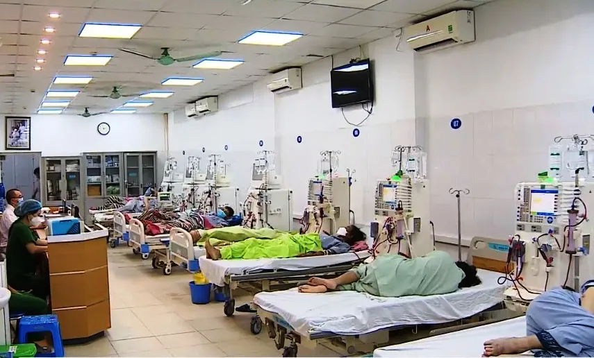 Số người tái nhiễm COVID-19 phải nhập viện tăng - Ảnh 1. Số người tái nhiễm COVID-19 phải nhập viện tăng - Ảnh 1.