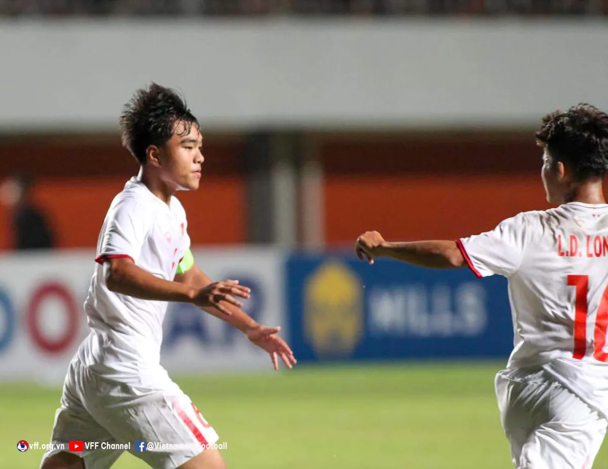 Thua đáng tiếc trước U16 Indonesia, U16 Việt Nam buộc phải chờ kết quả tại bảng C - Ảnh 3. Thua đáng tiếc trước U16 Indonesia, U16 Việt Nam buộc phải chờ kết quả tại bảng C - Ảnh 3.