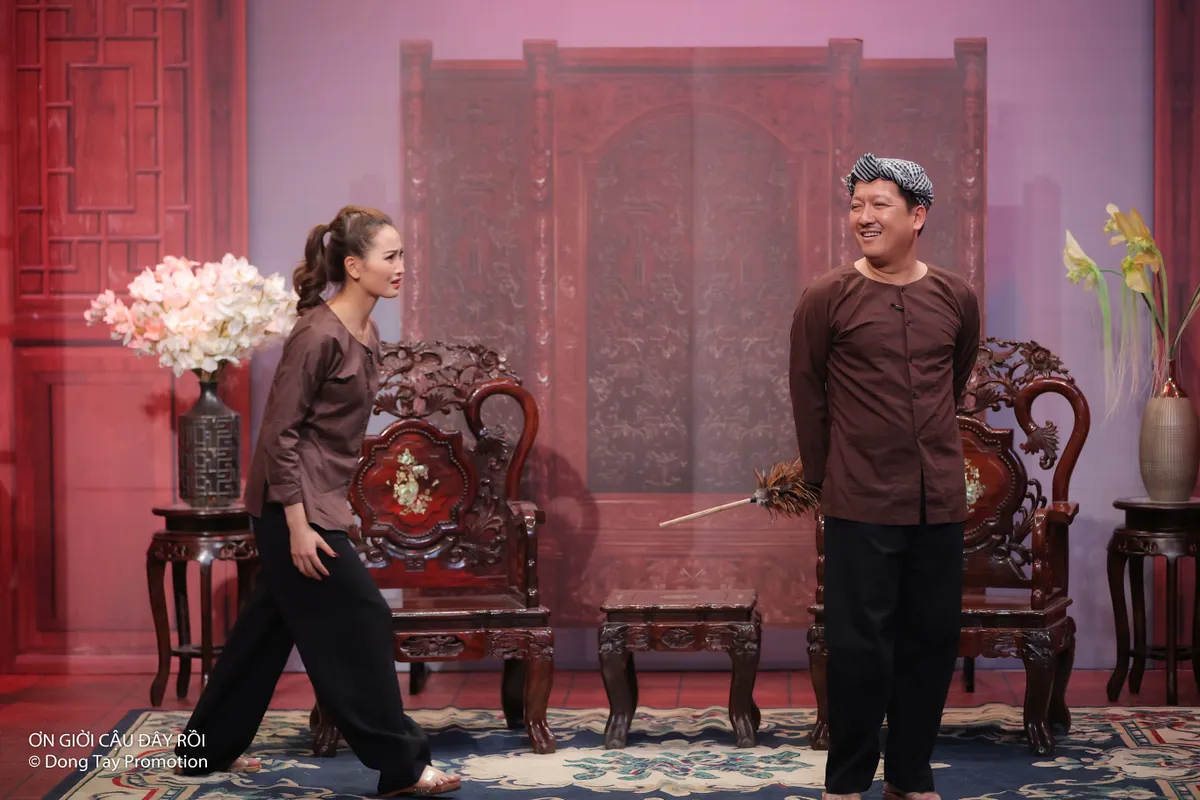 MC Mù Tạt liên tục vẽ kịch bản khiến Trường Giang nhiều phen đứng hình - Ảnh 2.