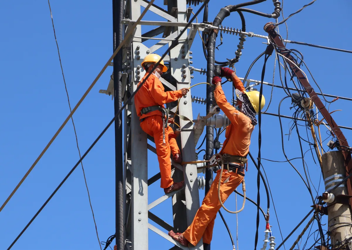 Đảm bảo đủ điện cho phát triển - Ảnh 1.