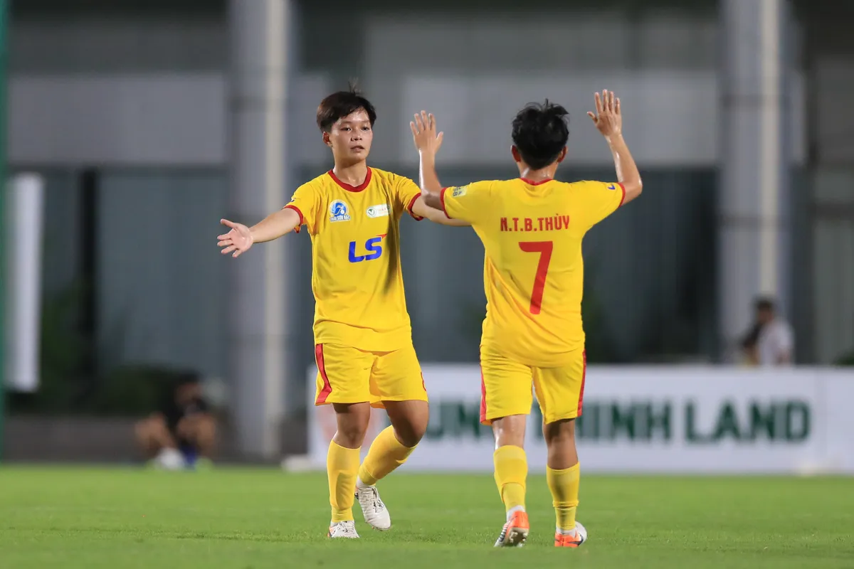 Giải bóng đá Nữ Cúp Quốc gia 2022 (9/8): TP Hồ Chí Minh I và Thái Nguyên T&T tiếp mạch thắng - Ảnh 4. Giải bóng đá Nữ Cúp Quốc gia 2022 (9/8): TP Hồ Chí Minh I và Thái Nguyên T&T tiếp mạch thắng - Ảnh 4.