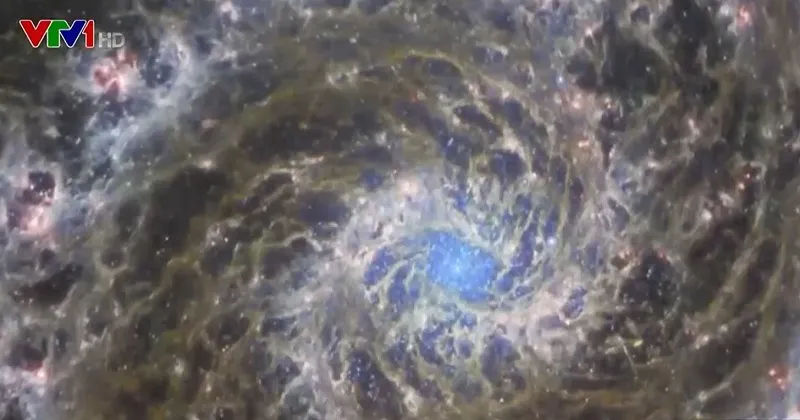 Vẻ đẹp của Thi&ecirc;n h&agrave; b&oacute;ng ma - Ảnh 1.