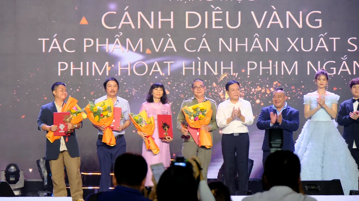 Cánh diều 2021: Đêm tối rực rỡ, 11 tháng 5 ngày thắng lớn - Ảnh 11.