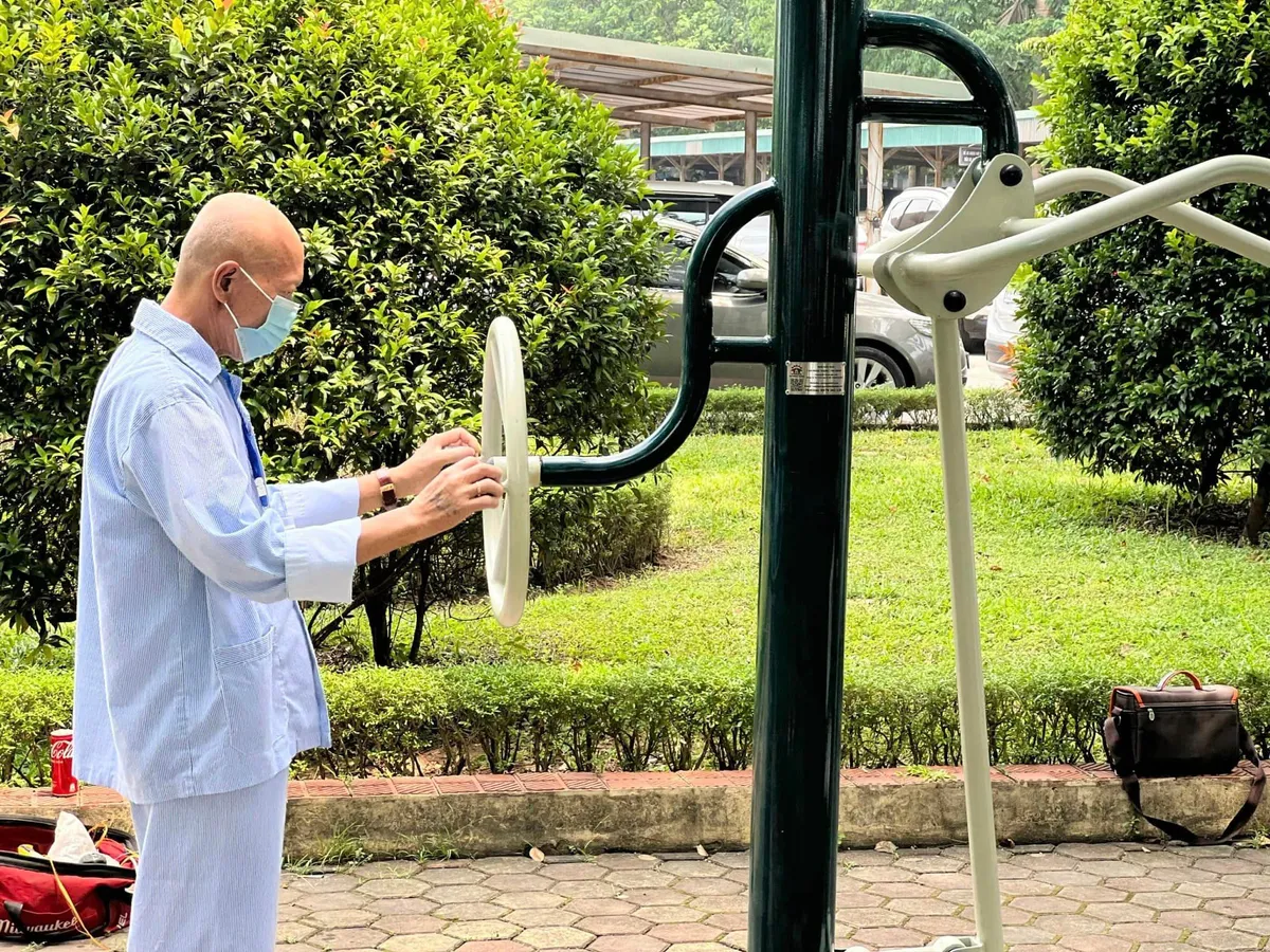 Đưa vào hoạt động khu tập thể dục dành cho bệnh nhân ung thư - Ảnh 3.