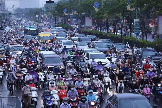 Nhiều tuyến phố Thủ đô ùn tắc chiều cuối tuần - Ảnh 3. Nhiều tuyến phố Thủ đô ùn tắc chiều cuối tuần - Ảnh 3.