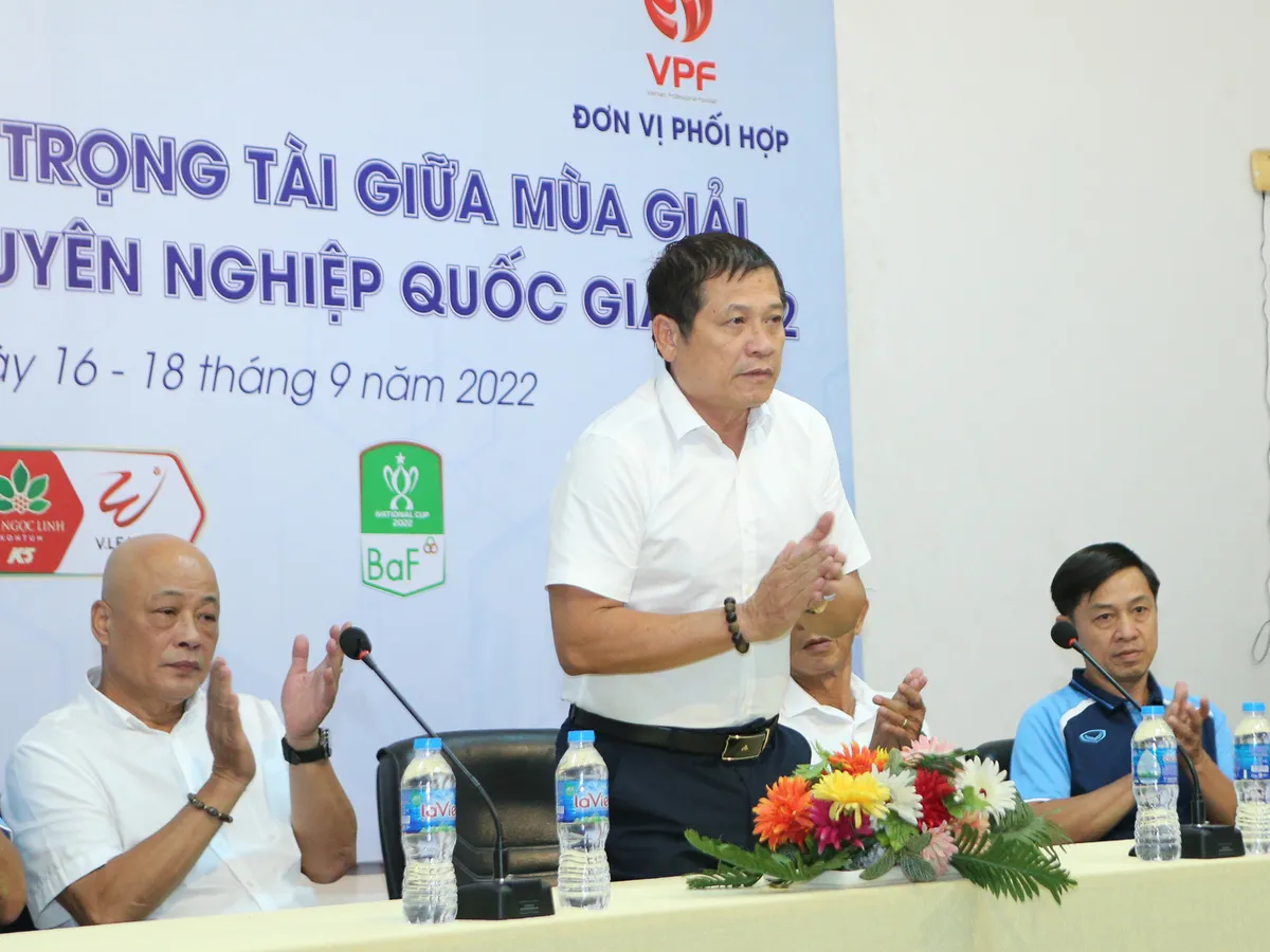 Khai mạc Lớp tập huấn Giám sát, Trọng tài giữa mùa giải Các Giải BĐCN QG 2022. - Ảnh 4. Khai mạc Lớp tập huấn Giám sát, Trọng tài giữa mùa giải Các Giải BĐCN QG 2022. - Ảnh 4.