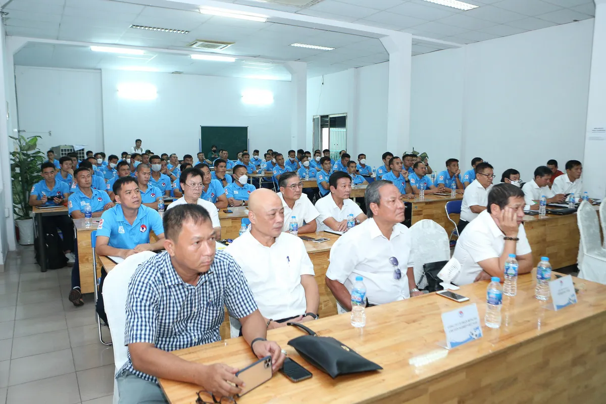 Khai mạc Lớp tập huấn Giám sát, Trọng tài giữa mùa giải Các Giải BĐCN QG 2022. - Ảnh 2. Khai mạc Lớp tập huấn Giám sát, Trọng tài giữa mùa giải Các Giải BĐCN QG 2022. - Ảnh 2.