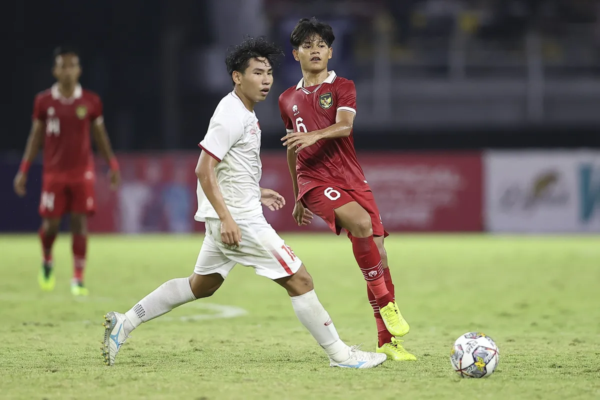U20 Indonesia 3-2 U20 Việt Nam: Rượt đuổi tỉ số ngoạn mục, U20 Việt Nam thất bại đáng tiếc! - Ảnh 1. U20 Indonesia 3-2 U20 Việt Nam: Rượt đuổi tỉ số ngoạn mục, U20 Việt Nam thất bại đáng tiếc! - Ảnh 1.