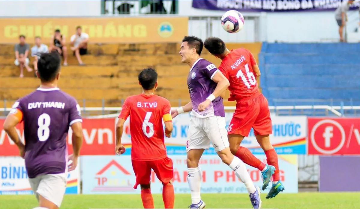 CLB Khánh Hòa vươn lên ngôi đầu bảng hạng Nhất Quốc gia - Ảnh 1. CLB Khánh Hòa vươn lên ngôi đầu bảng hạng Nhất Quốc gia - Ảnh 1.