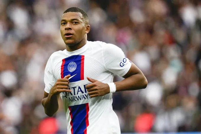Mbappe từ chối chụp ảnh cho nhà tài trợ của ĐT Pháp - Ảnh 2. Mbappe từ chối chụp ảnh cho nhà tài trợ của ĐT Pháp - Ảnh 2.