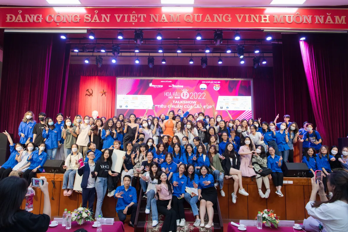 Hoa hậu Việt Nam 2022 “càn quét” tuyển sinh tại các trường đại học ở Hà Nội - Ảnh 7.