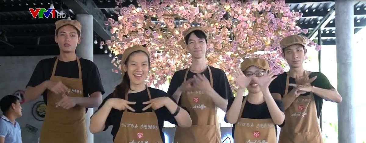 Qu&aacute;n c&agrave; ph&ecirc; trao cơ hội h&ograve;a nhập tại TP Đ&agrave; Nẵng - Ảnh 1.