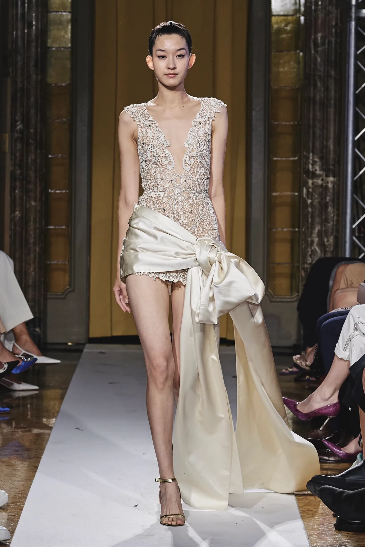 L&ecirc; L&acirc;m mang BST mới đến kinh đ&ocirc; thời trang Milan - Ảnh 1.