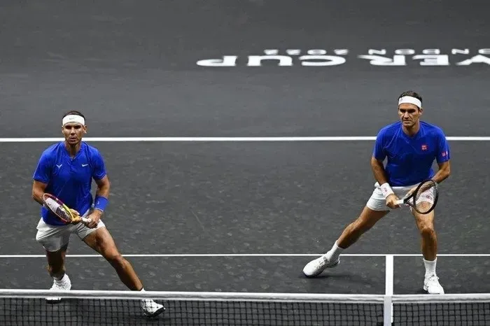 Xúc động khoảnh khắc Nadal rơi lệ ngày Federer giải nghệ - Ảnh 4. Xúc động khoảnh khắc Nadal rơi lệ ngày Federer giải nghệ - Ảnh 4.