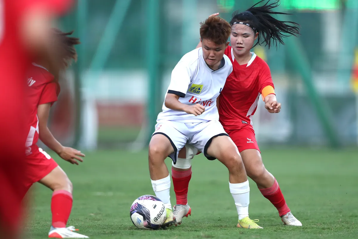 Vòng 1 giải bóng đá nữ VĐ U16 QG 2022: Sơn La gây bất ngờ - Ảnh 2. Vòng 1 giải bóng đá nữ VĐ U16 QG 2022: Sơn La gây bất ngờ - Ảnh 2.