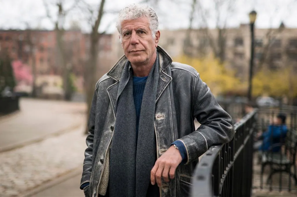 Những d&ograve;ng viết cuối c&ugrave;ng trước khi chết của Anthony Bourdain được tiết lộ: T&ocirc;i gh&eacute;t nổi tiếng - Ảnh 1.